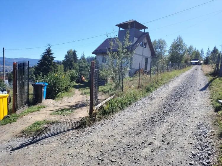 Casă cu 4 camere în Central