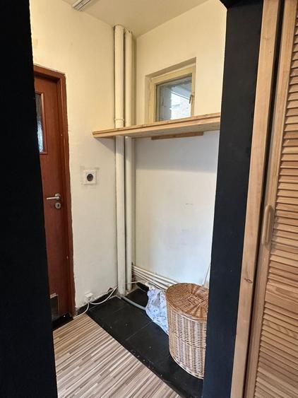Apartament cu 3 camere semidecomandat în Petros