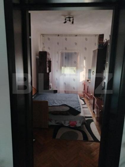 Casă individuală cu 6 camere cu Teren 3500 Mp în Florești