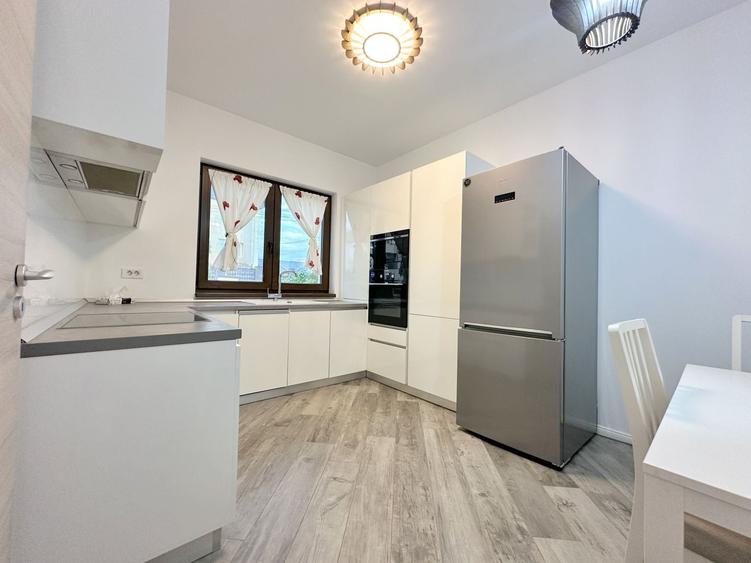 Duplex cu 4 camere cu Canalizare în Dumbrăvița