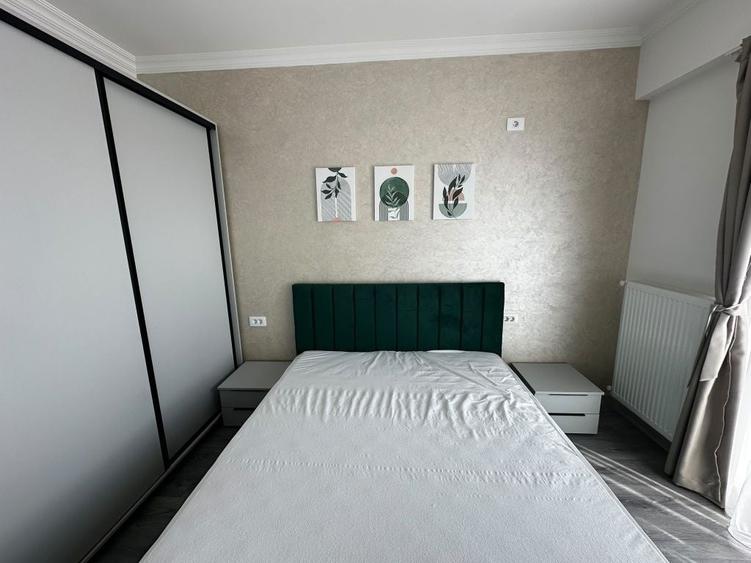 Apartament cu 3 camere decomandat în Energia