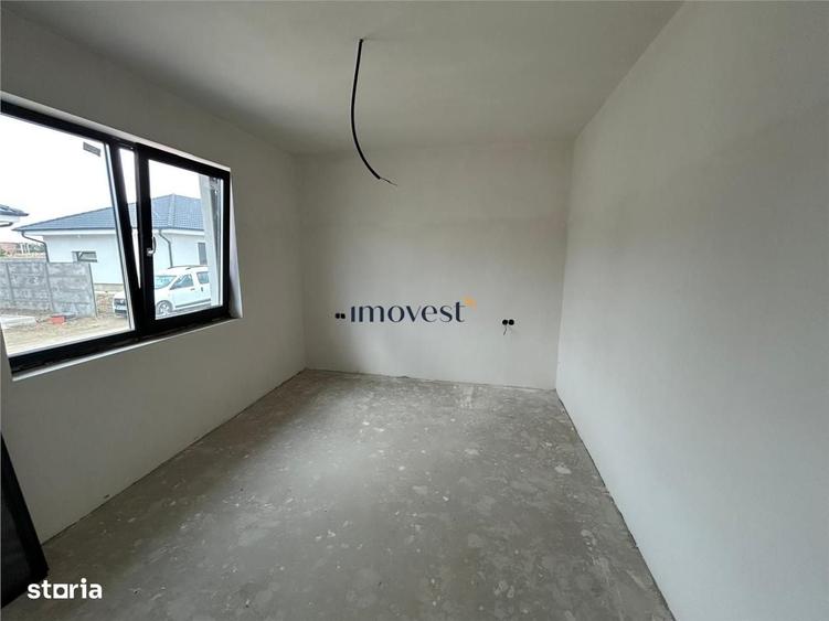 Casă cu 4 camere cu Teren 350 Mp în Odoreu