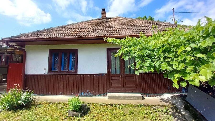 Casă cu 3 camere cu Teren 7490 Mp în Agăș