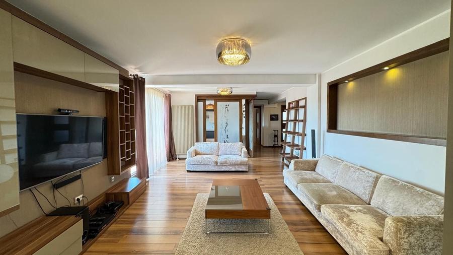 Apartament cu 3 camere, mobilat în Gheorgheni