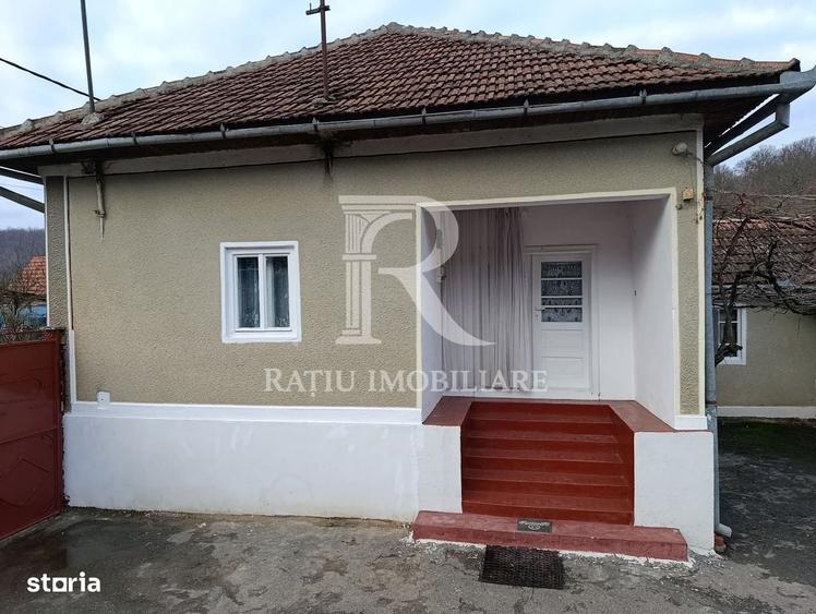 Casă cu 4 camere în Băile 1 Mai