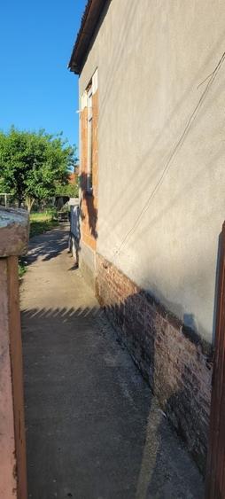Casă cu 4 camere în Vladimirescu
