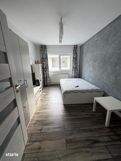 Apartament cu 3 camere decomandat în Văcăresti