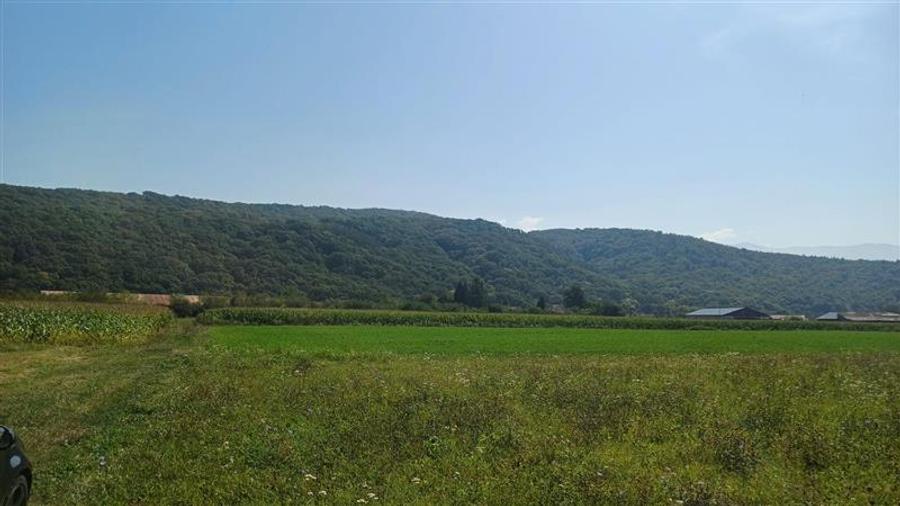Teren agricol intravilan de 2500 mp, în Periferie
