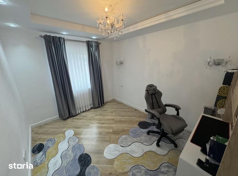 Apartament cu 4 camere în Soarelui