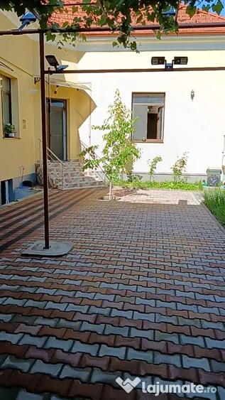 Casă cu 3 camere în Central