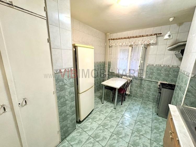 Apartament cu 3 camere decomandat în Gara de Nord