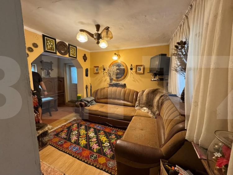 Casă cu 2 camere cu Teren 1200 Mp în Călinești