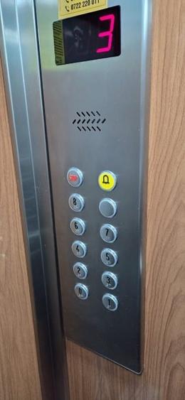 Apartament cu 3 camere semidecomandat, mobilat în Dristor