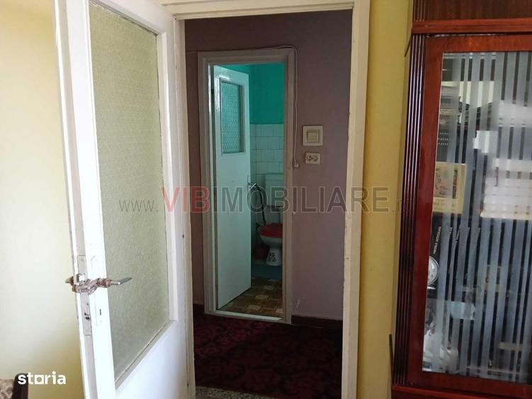 Apartament cu 3 camere semidecomandat în Girocului — fotografia 1