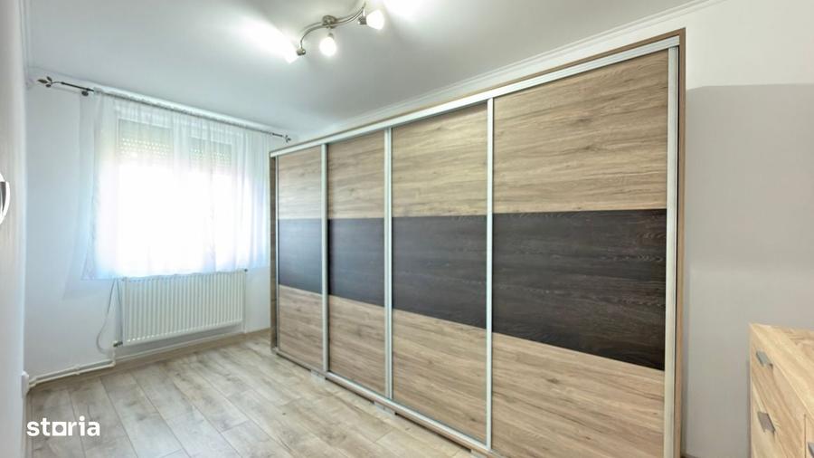Apartament cu 3 camere semidecomandat în Central
