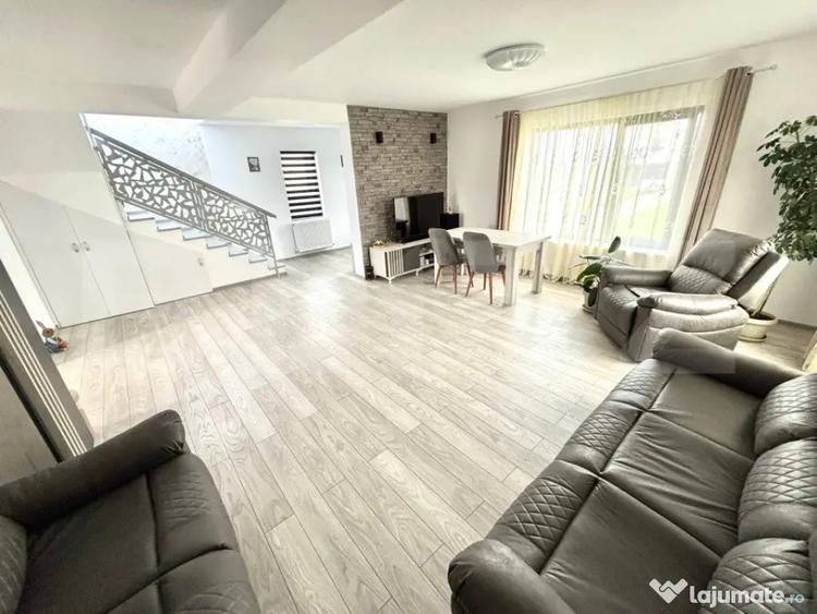 Casă cu 4 camere cu Teren 1000 Mp în Săcueni