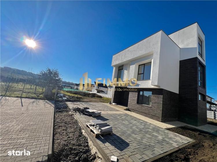 Casă cu 4 camere cu Teren 250 Mp în Șcheia