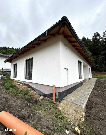 Casă cu 4 camere cu Teren 500 Mp în Baciu