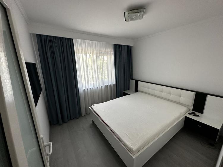 Apartament cu 3 camere în Prundu