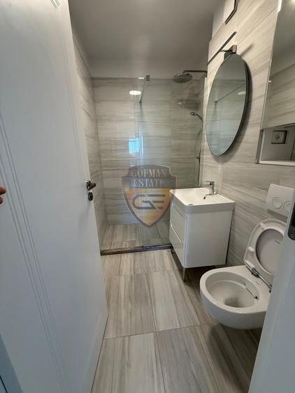 Apartament cu 3 camere decomandat, mobilat în Trocadero