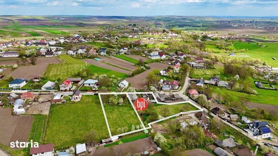 SE VINDE Gospodarie traditionala + Teren construibil cu utilitati - 1