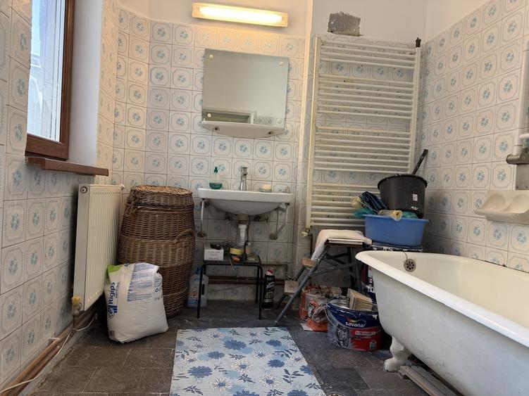 Apartament cu 3 camere decomandat în Cotroceni
