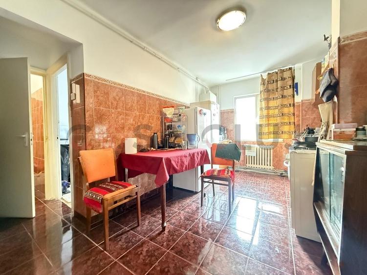 Apartament cu 4 camere semidecomandat, mobilat în Mănăștur