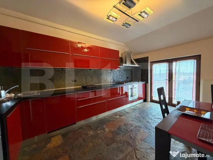 Apartament cu 3 camere decomandat în Bogdăneștilor