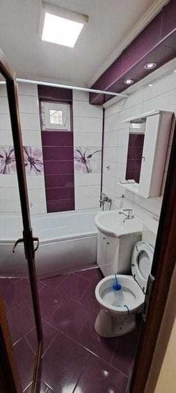 Apartament cu 3 camere semidecomandat în Viziru 1