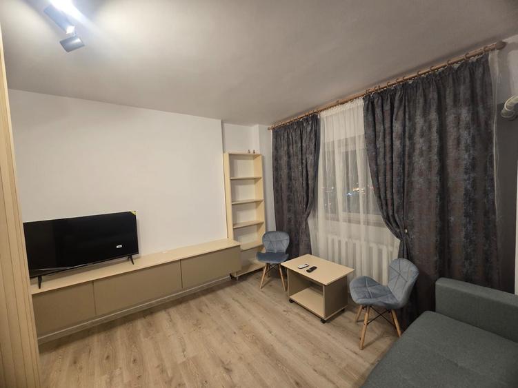 Garsonieră decomandată, mobilată în Gară