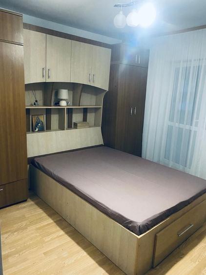 Apartament cu 3 camere decomandat în Exterior Vest
