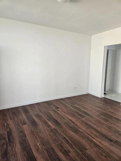 Apartament cu 3 camere semidecomandat în Progresul