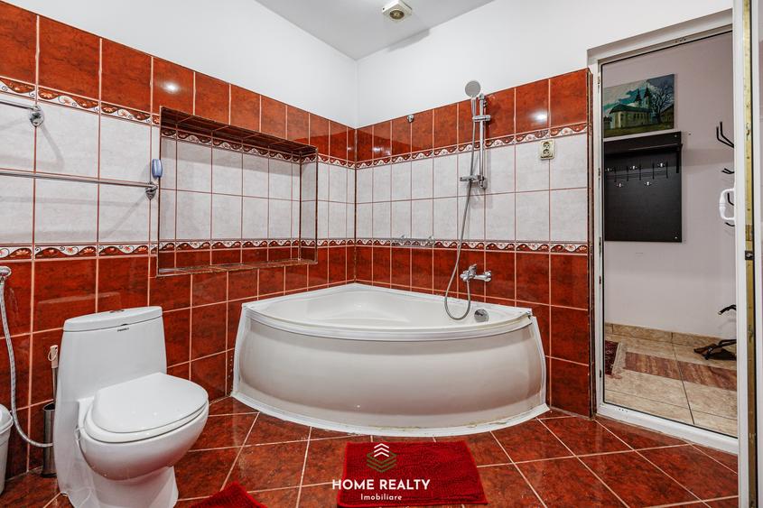 Casă individuală cu 6 camere cu Canalizare în Sud-Vest