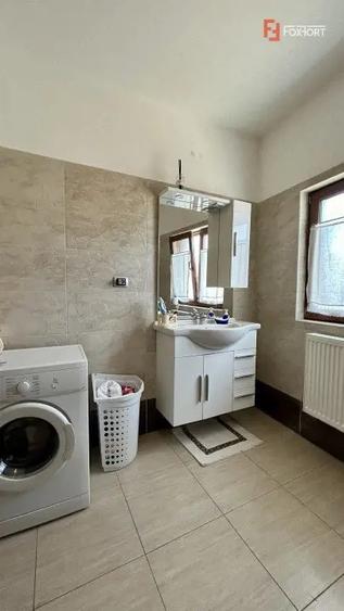 Apartament cu 3 camere semidecomandat, mobilat în Ghiroda