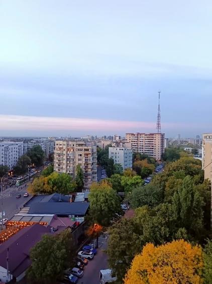 Apartament cu 3 camere decomandat în Lujerului