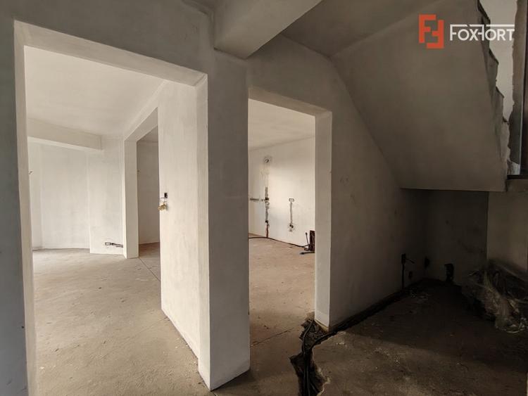 Casă individuală cu 5 camere cu Teren 747 Mp în Sânandrei