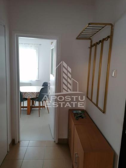 Apartament cu 2 camere decomandat în P-ța Unirii