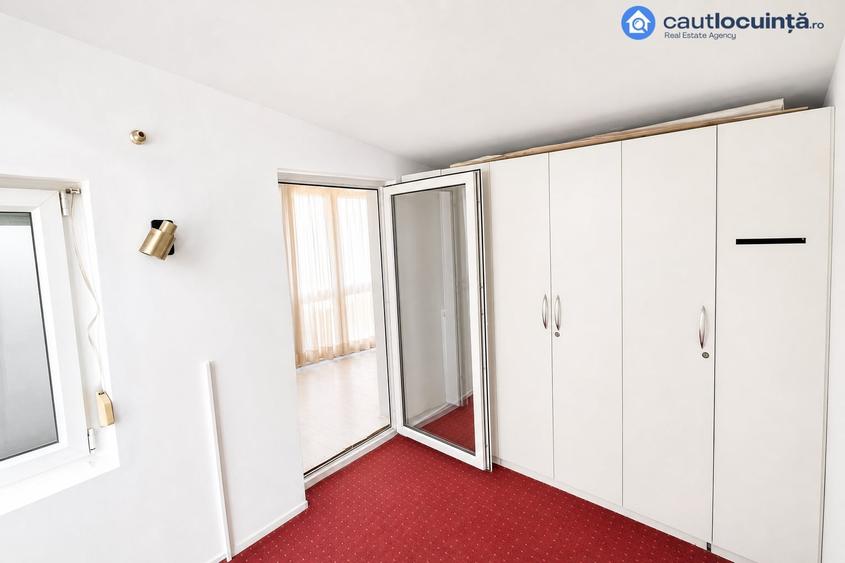 Casă individuală cu 7 camere cu Canalizare în Ultracentral