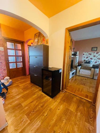 Apartament cu 3 camere decomandat în Lotus