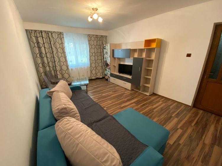 Apartament cu 2 camere decomandat în Spitalului