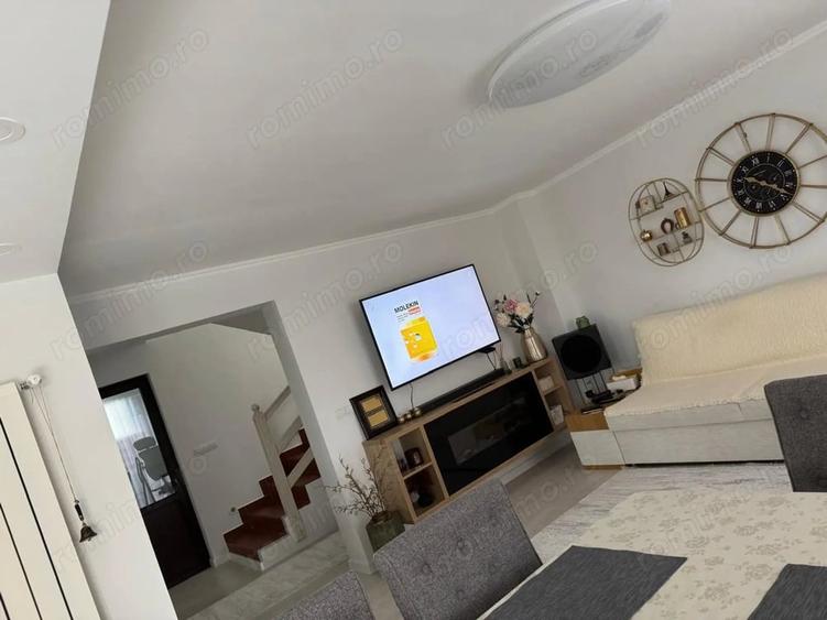 Casă cu 4 camere cu Teren 550 Mp în Central