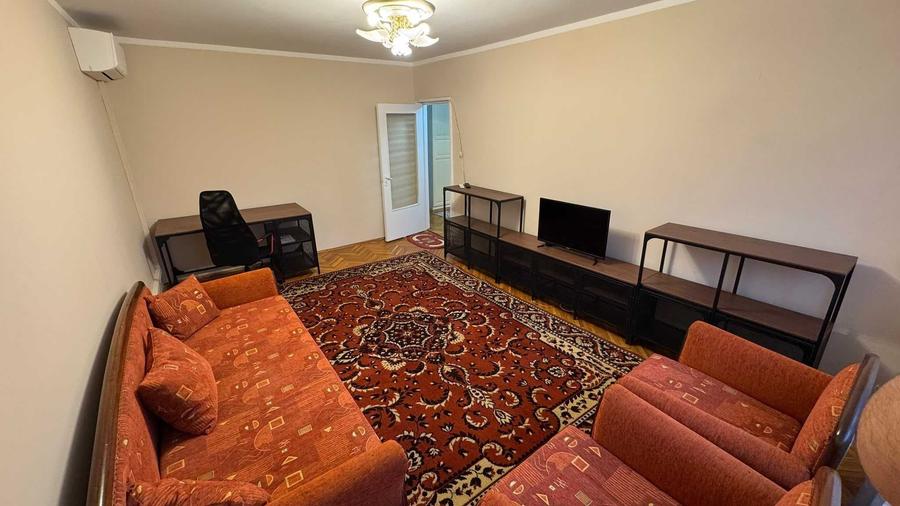 Apartament cu 2 camere decomandat în Girocului