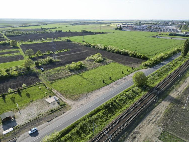 Spațiu comercial, de 4,000 mp, în Central