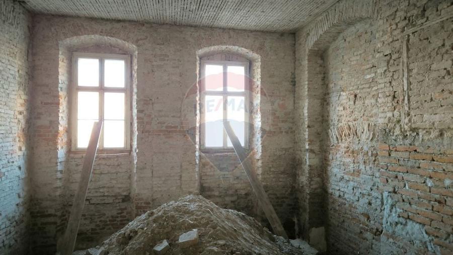Casă cu 4 camere cu Teren 317 Mp în Dumbrăveni