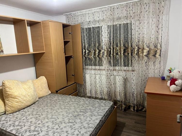 Apartament cu 3 camere în Tudor Vladimirescu