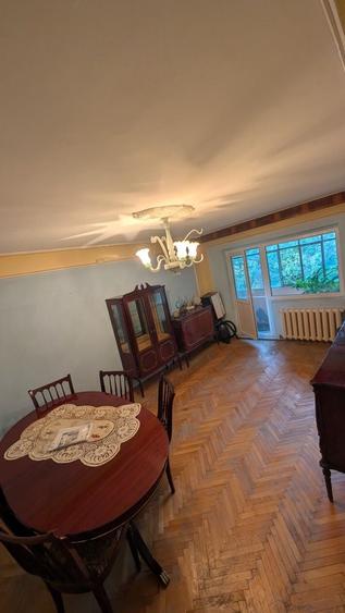 Apartament cu 3 camere decomandat în Central