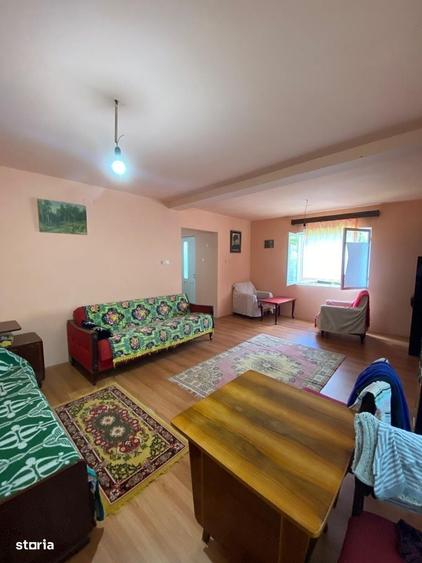 Casă cu 3 camere în Șimnicu de Sus