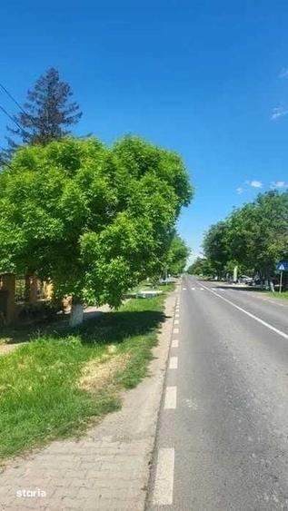 Casă cu 4 camere cu Teren 70 Mp în Băneasa