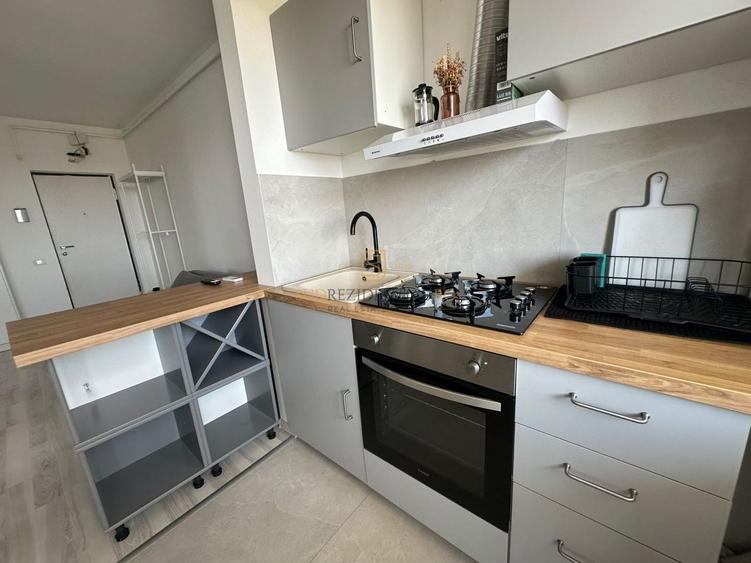 Apartament cu 2 camere semidecomandat, mobilat în Central