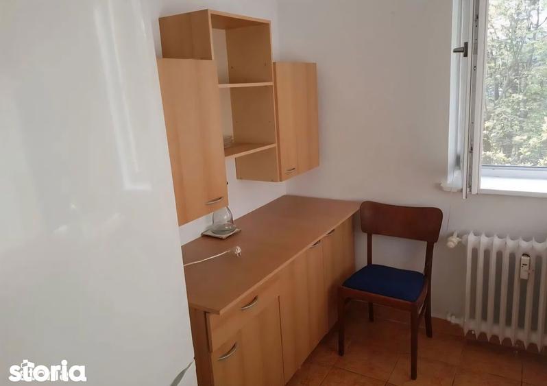 Apartament cu 2 camere semidecomandat în Calea București